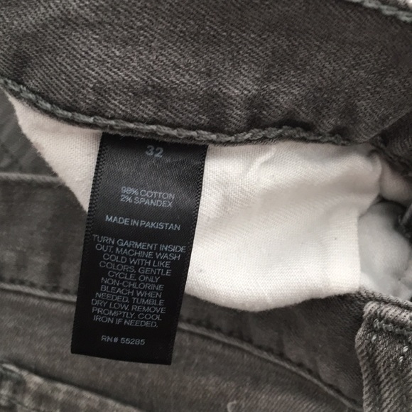 Express Mens | Distressed Gray Jean Denim Shorts | Size 32 - Picture 4 of 4